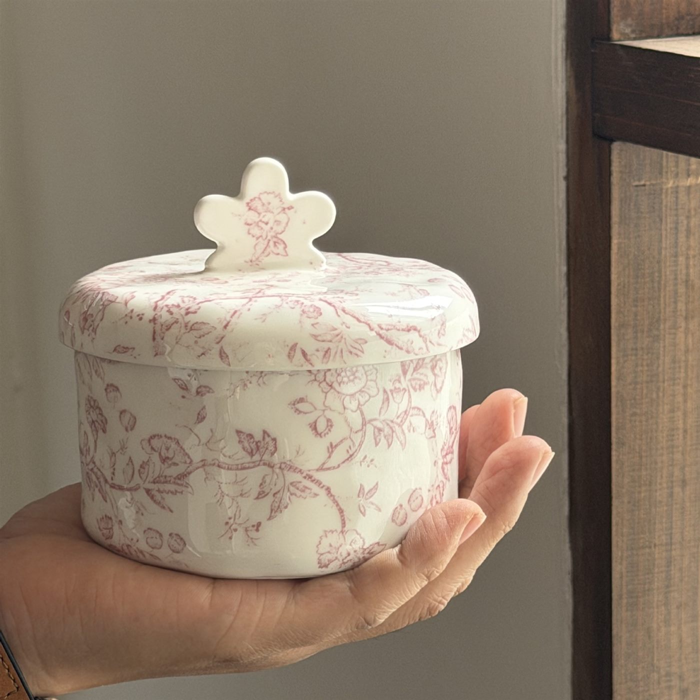 Pink French floral ceramic jewelry box with flower-shaped lid handle